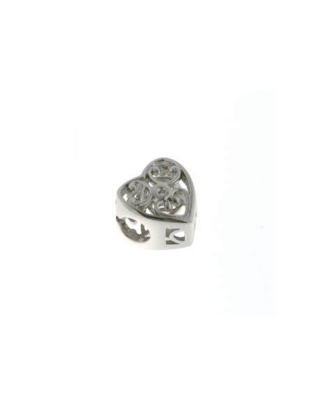 Abalorio con forma de corazón en Plata